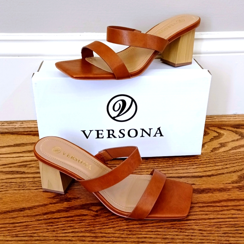 NWT Brown Versona Block Heel Square Toe Sandals (Size 8.5)